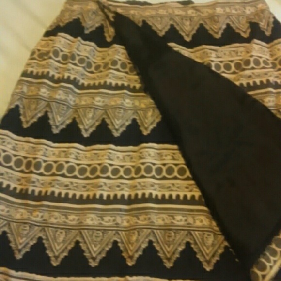La Madei wrap around skirt Black amd Gold above knees - Picture 2 of 4